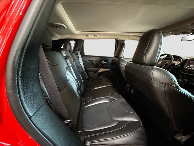 Used 2018 Jeep Cherokee Limited w/ Technology Group AWD/4WD image 28