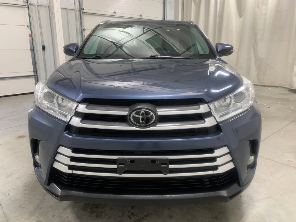 Used 2019 Toyota Highlander XLE AWD/4WD image 18