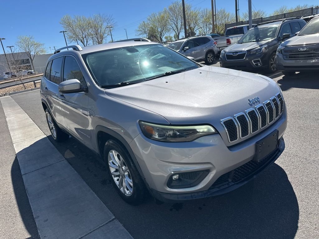 Used 2019 Jeep Cherokee Latitude w/ Popular Appearance Group FWD image 3