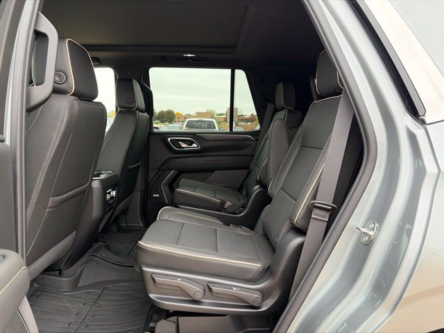 Used 2024 GMC Yukon SLT w/ SLT Premium Package AWD/4WD image 36