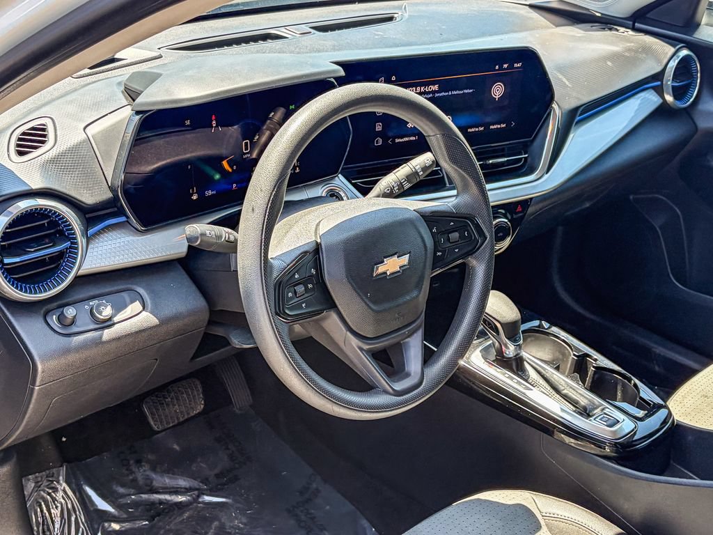 Certified 2024 Chevrolet Trax LT FWD image 8