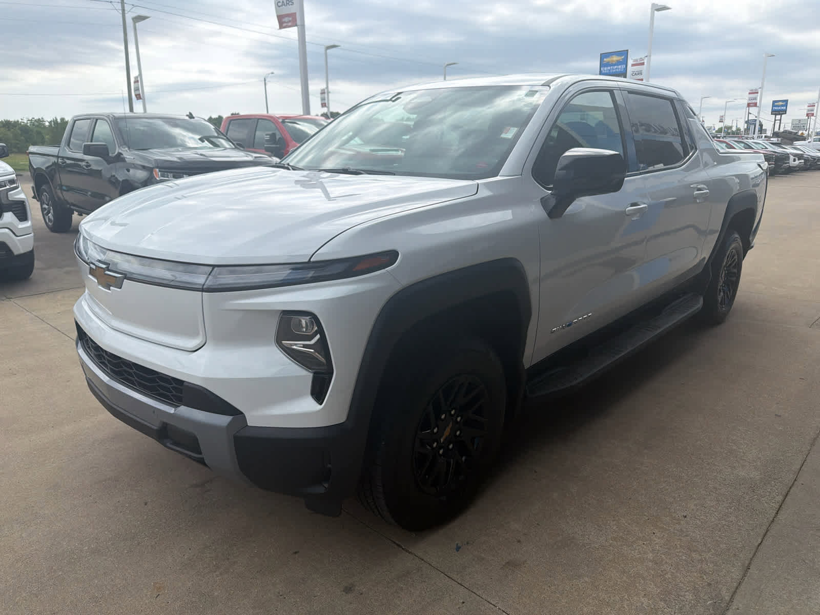 New 2025 Chevrolet Silverado EV LT AWD/4WD image 2