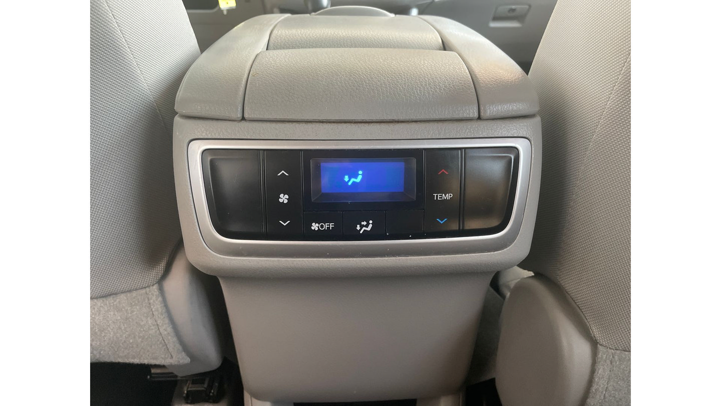 Certified 2017 Toyota Highlander LE AWD/4WD image 17