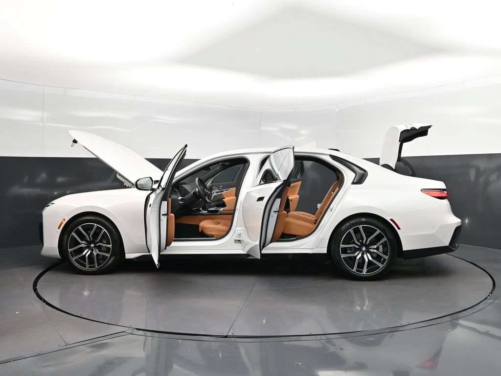 Used 2026 BMW 740i RWD image 46