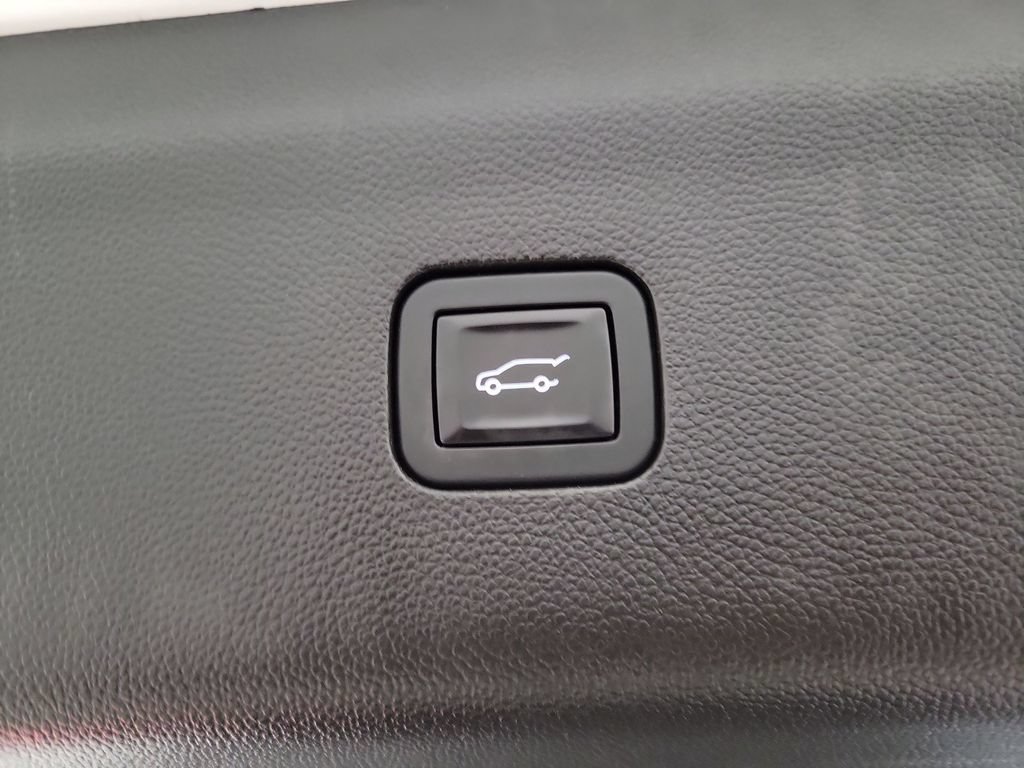 Certified 2018 Buick Enclave Essence FWD image 22