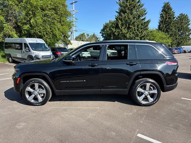 Used 2022 Jeep Grand Cherokee Limited AWD/4WD image 3