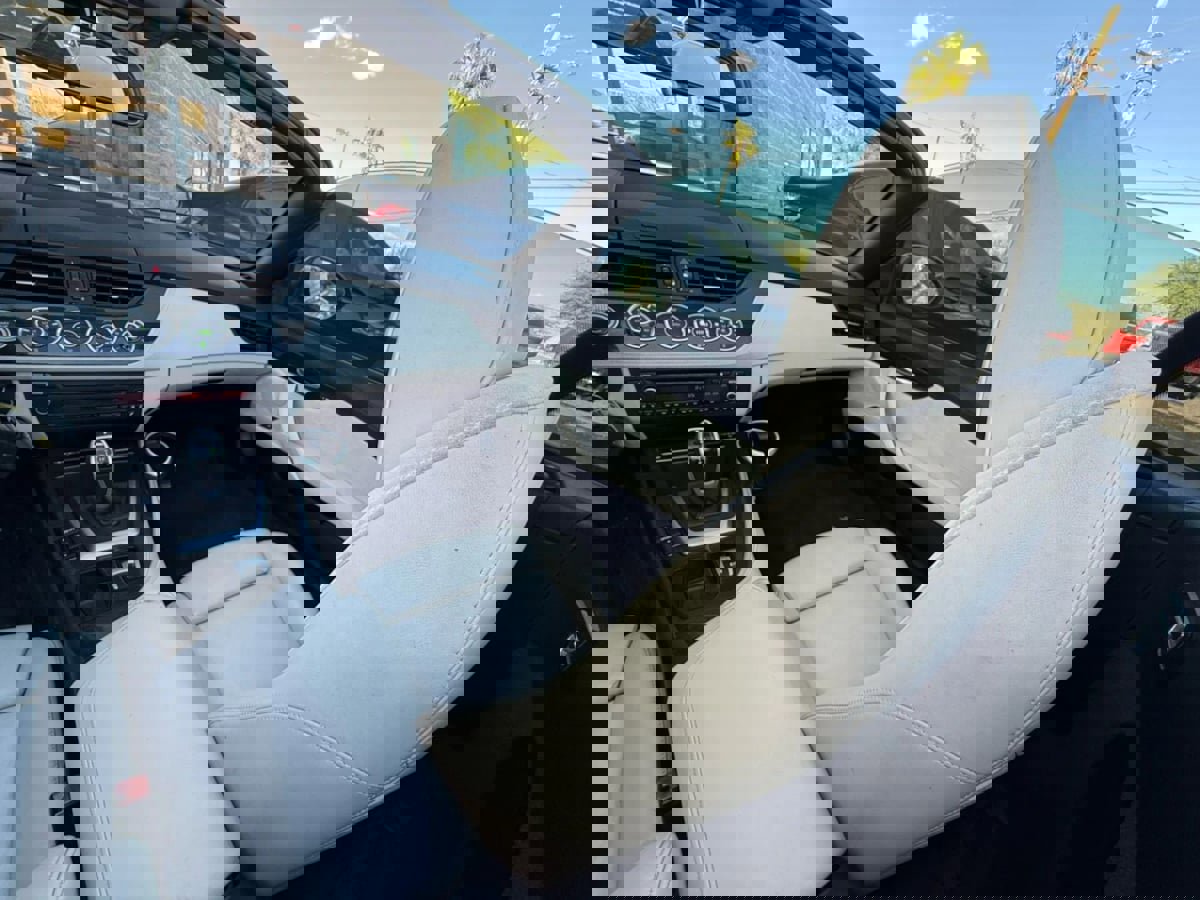 Used 2011 BMW Z4 sDrive35i image 50