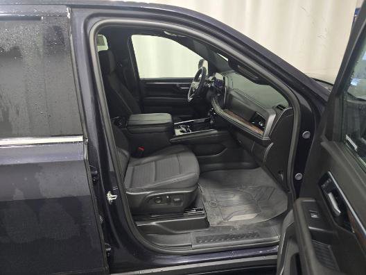 Used 2025 Chevrolet Suburban LS image 8