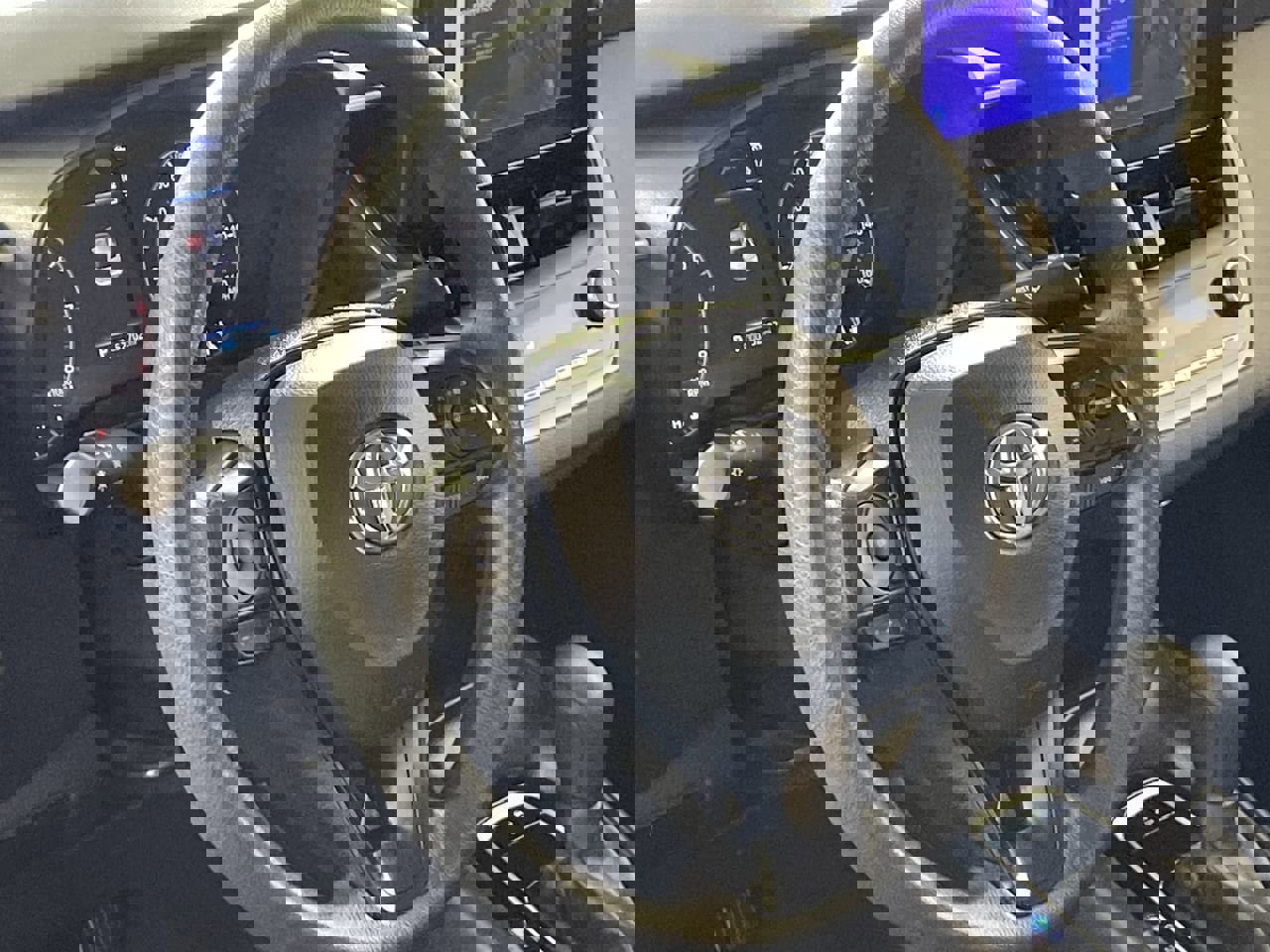 Used 2024 Toyota Corolla LE image 13