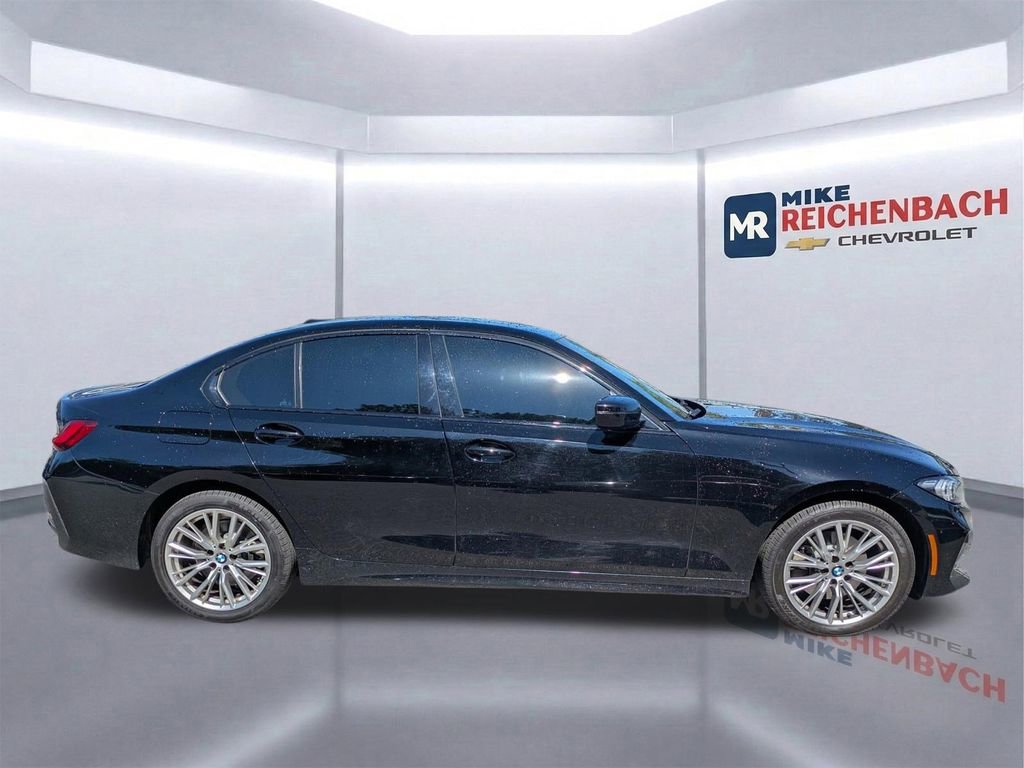Used 2023 BMW 330i Sedan w/ Convenience Package RWD image 3