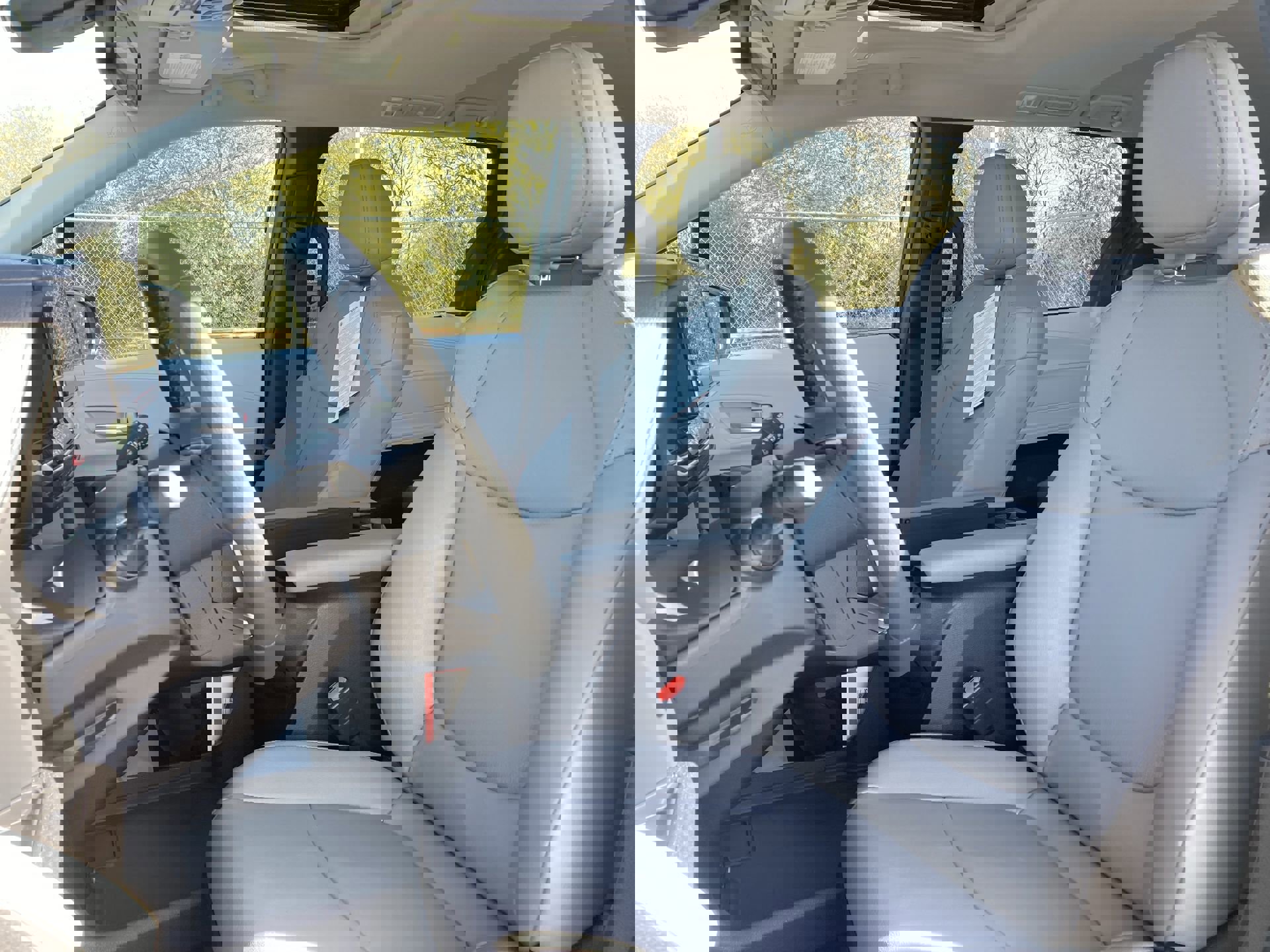 Certified 2025 Toyota Sienna XLE image 13