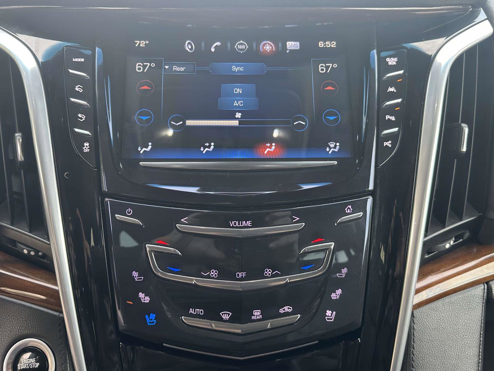 Used 2020 Cadillac Escalade ESV Premium Luxury image 11