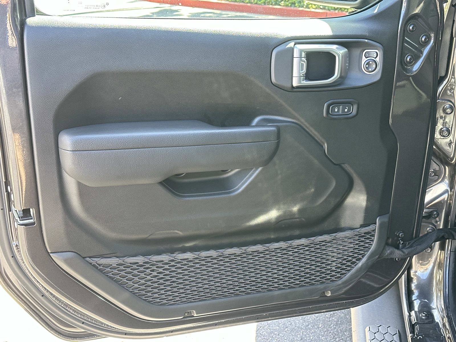 Used 2024 Jeep Wrangler Unlimited Sport image 15