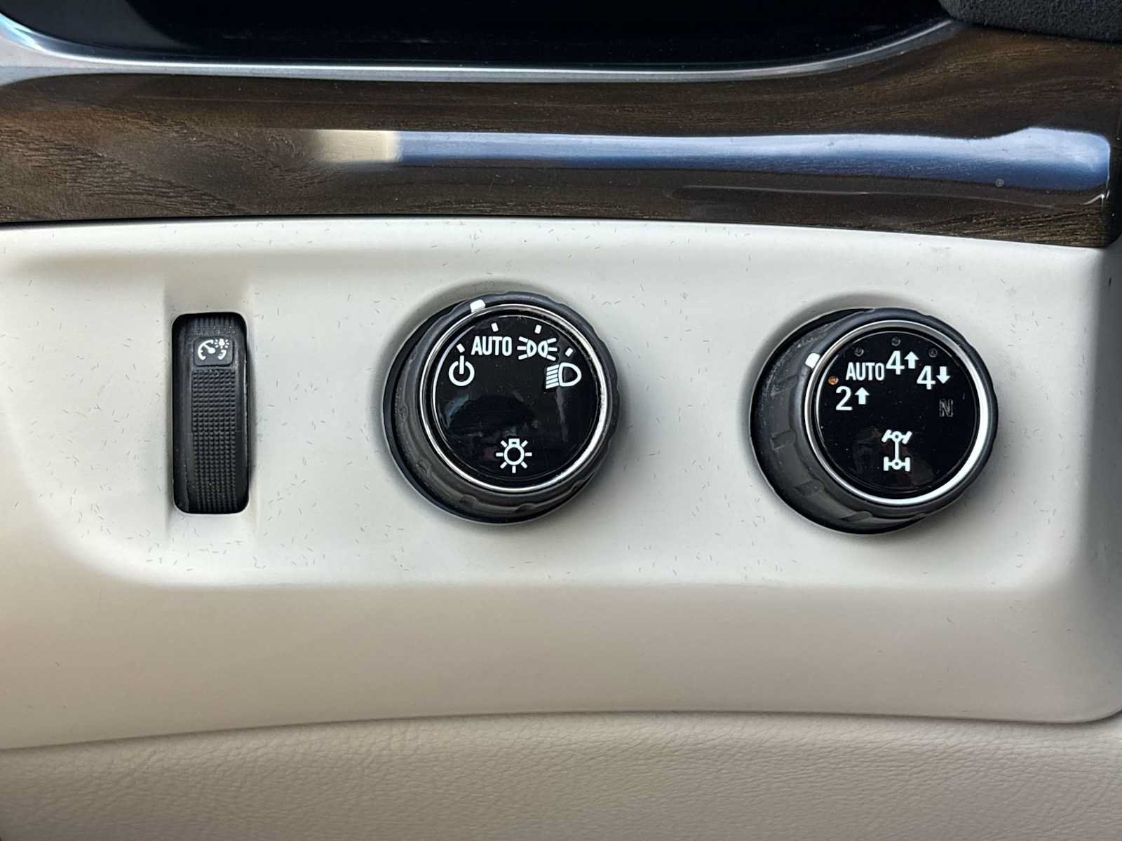 Used 2019 Cadillac Escalade ESV Luxury AWD/4WD image 37