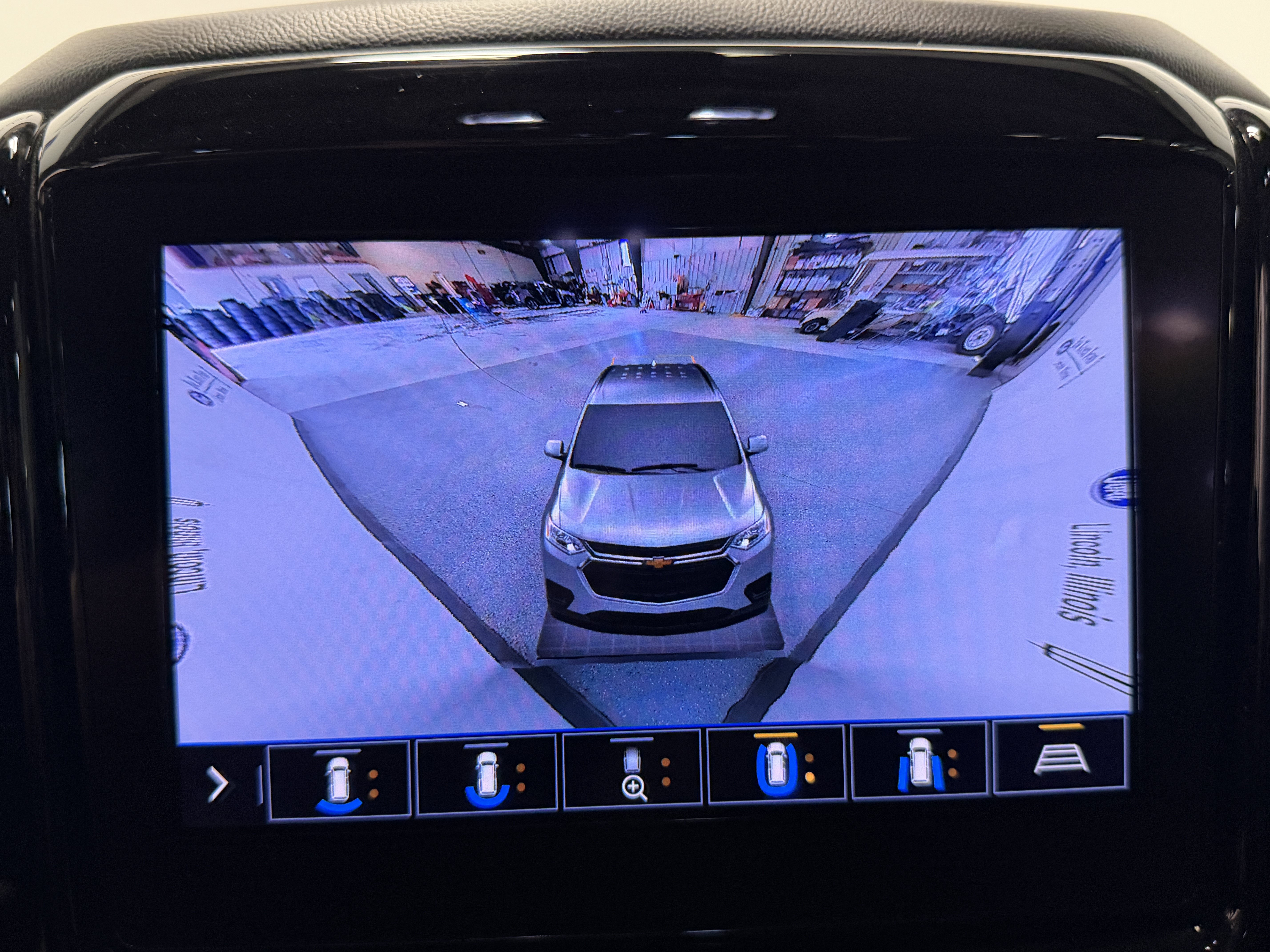 Used 2020 Chevrolet Traverse RS FWD image 11