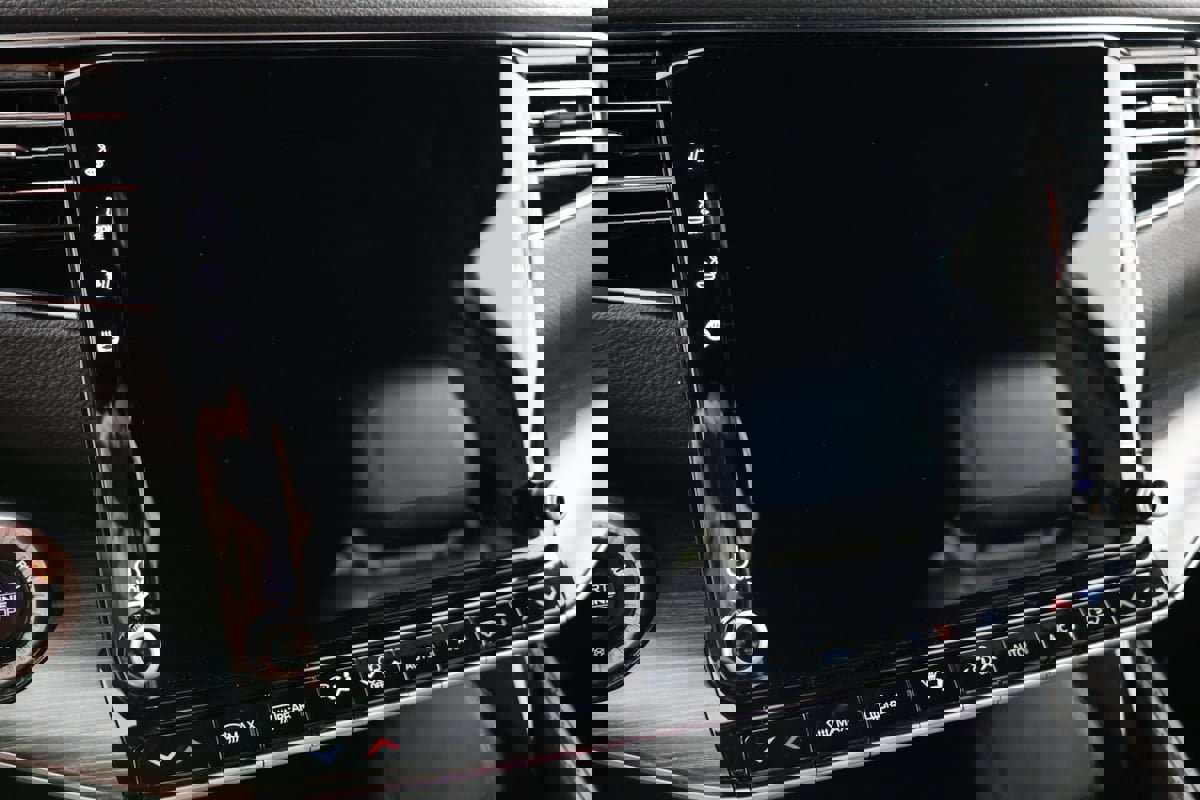 Used 2024 Jeep Wagoneer L Series III w/ Flexible Seating Group image 9