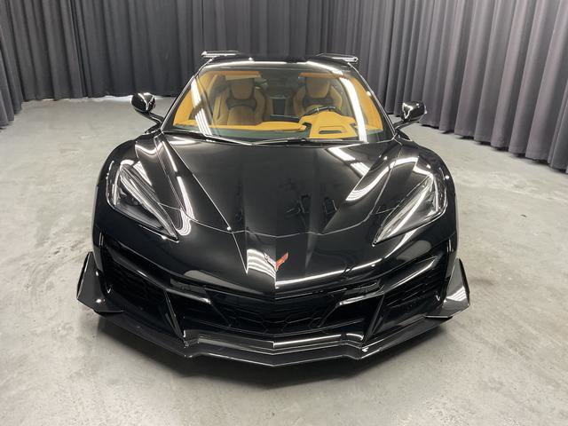Used 2023 Chevrolet Corvette Z06 w/ Z07 Performance Package RWD image 6