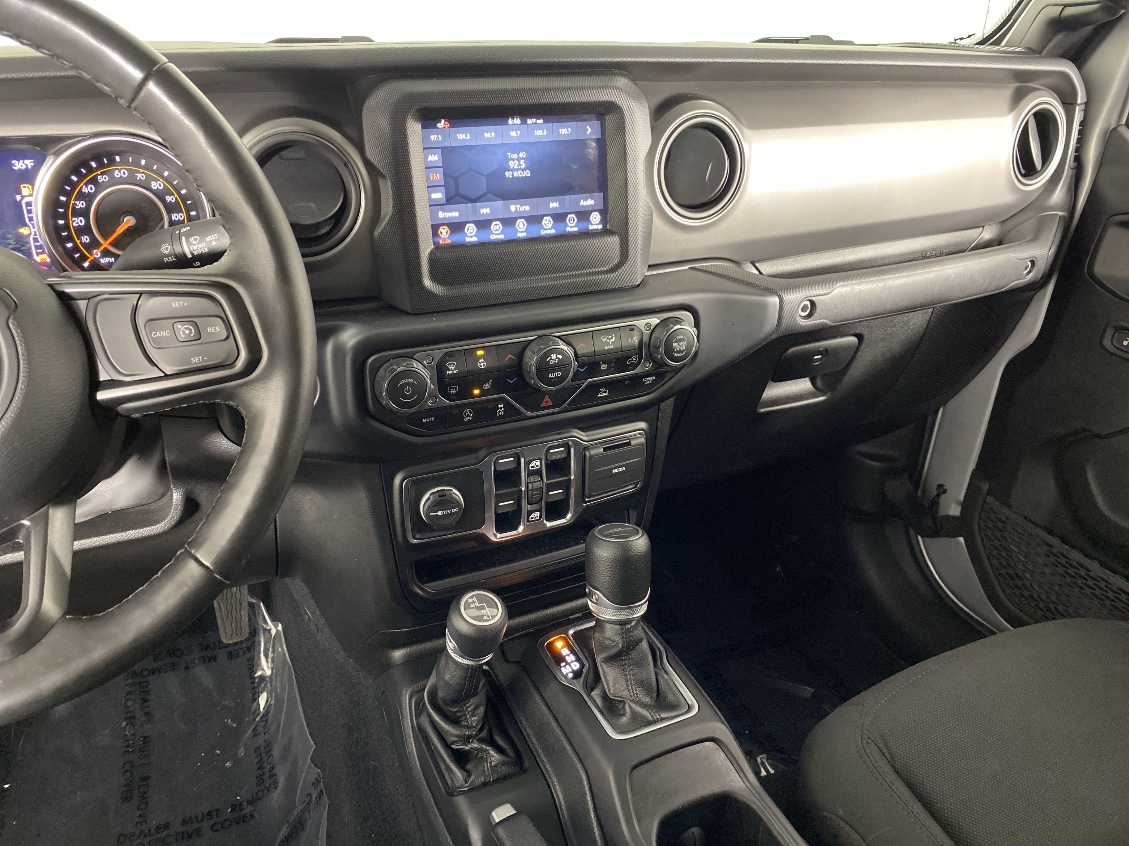 Used 2022 Jeep Gladiator Willys AWD/4WD image 27