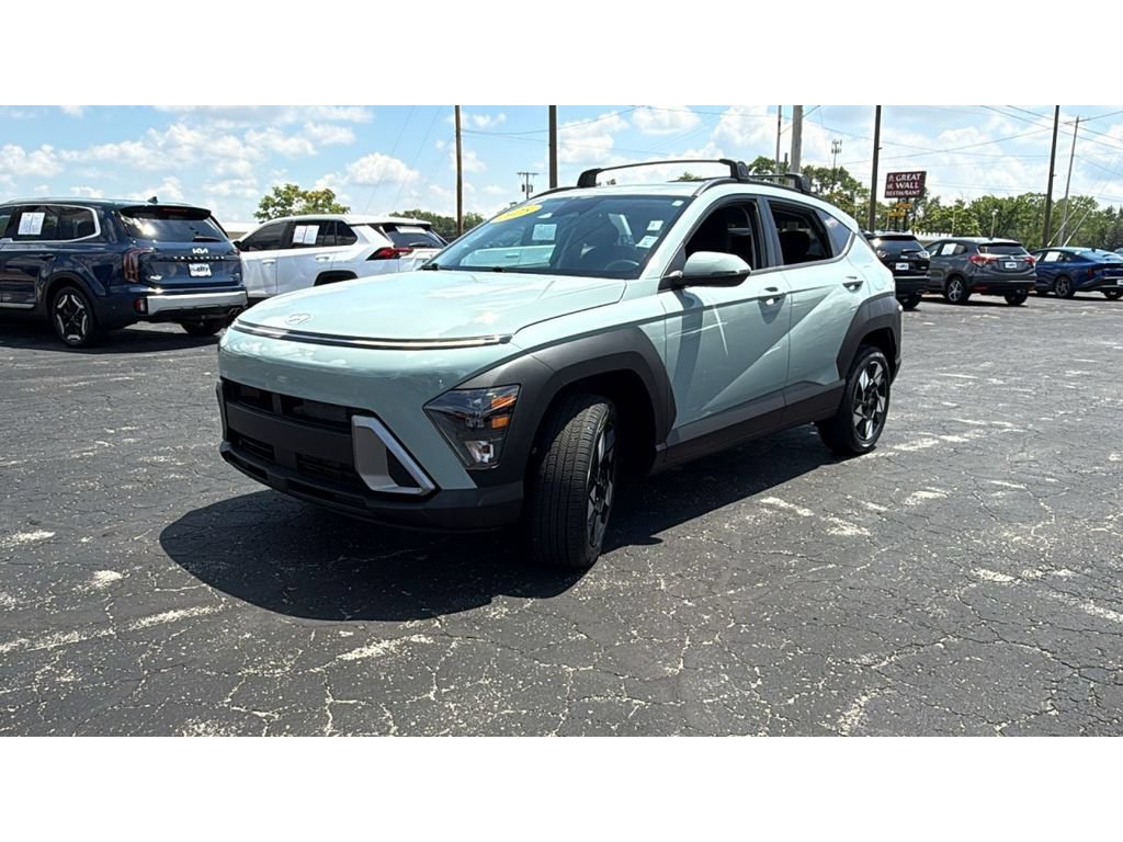 Used 2024 Hyundai Kona SEL AWD/4WD image 3