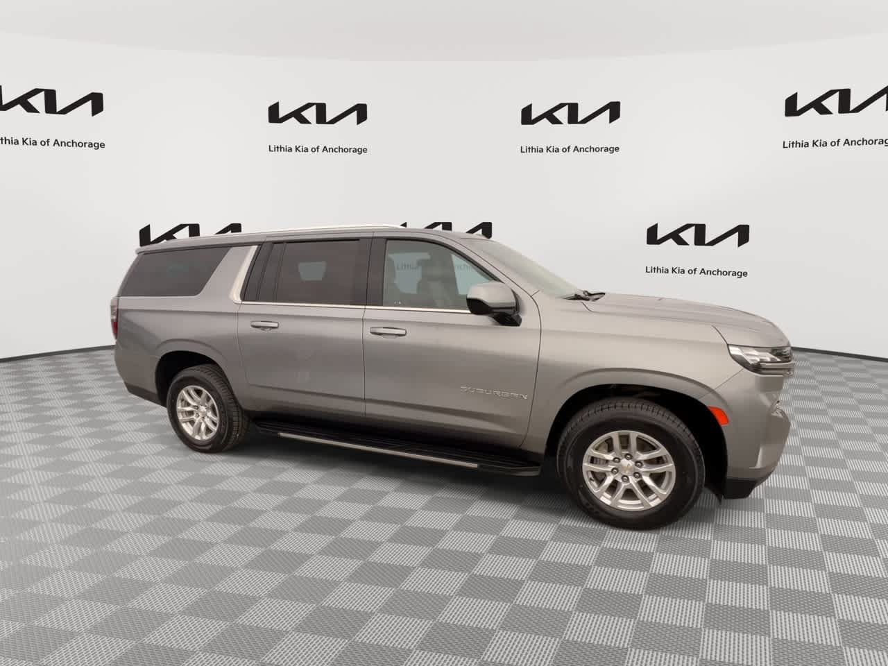 Used 2023 Chevrolet Suburban LT AWD/4WD image 9