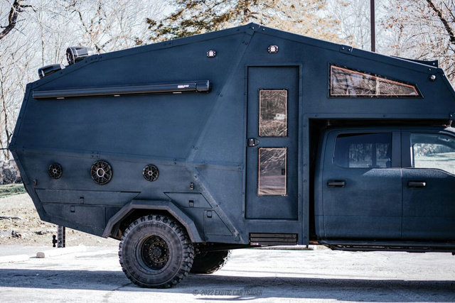 Used 2022 Ford F550 4x4 Crew Cab Super Duty w/ Power Equipment Group image 10