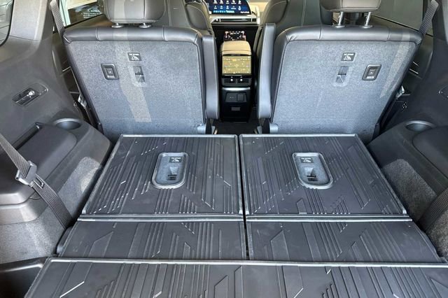 New 2026 Cadillac Vistiq Sport w/ LPO, Floor Liner Package image 16