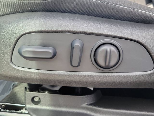 New 2027 Chevrolet Bolt LT w/ Comfort Package FWD image 18
