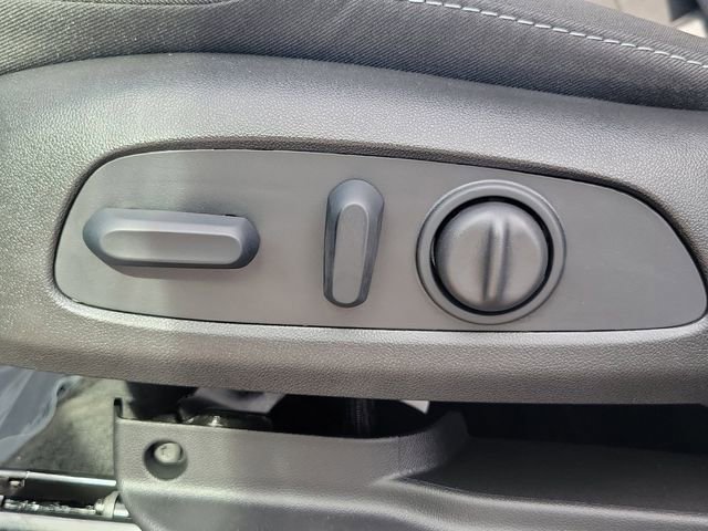 New 2027 Chevrolet Bolt LT w/ Comfort Package FWD image 18