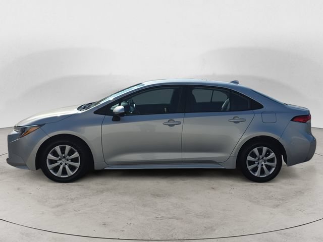 Used 2024 Toyota Corolla LE FWD image 2