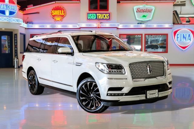 Used 2021 Lincoln Navigator L Reserve image 1