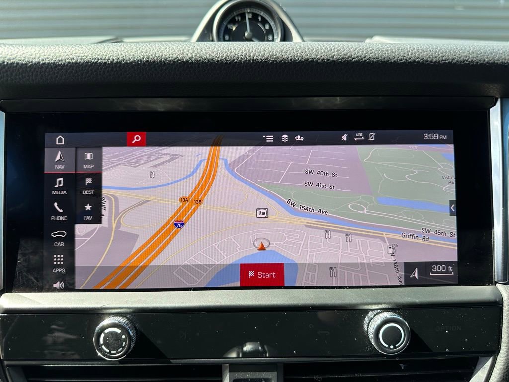 Certified 2024 Porsche Macan S image 33