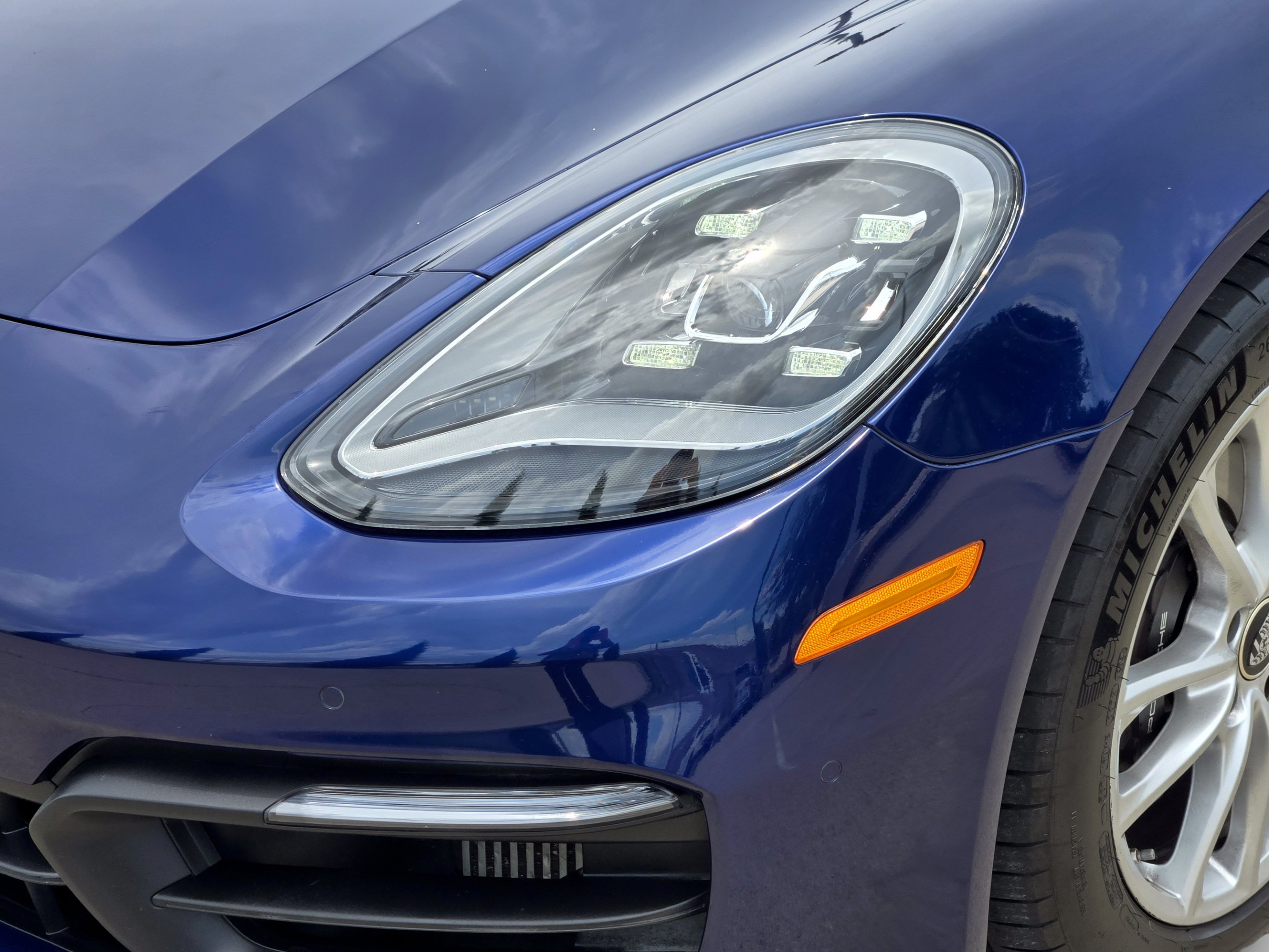 Used 2022 Porsche Panamera image 33