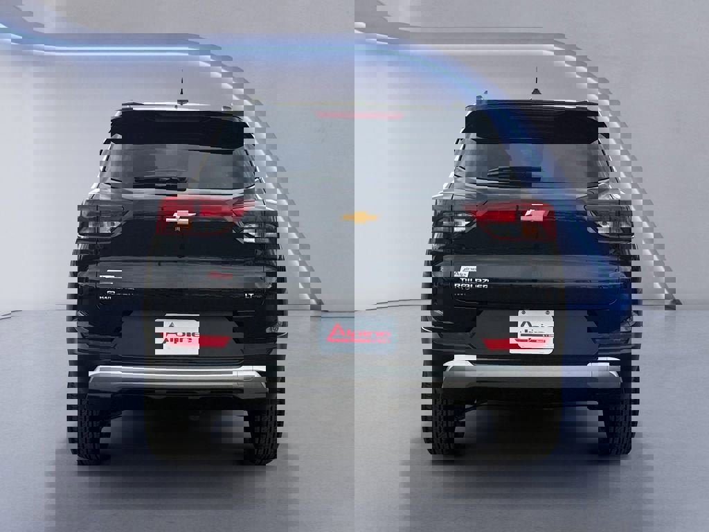 Used 2025 Chevrolet TrailBlazer LT image 4