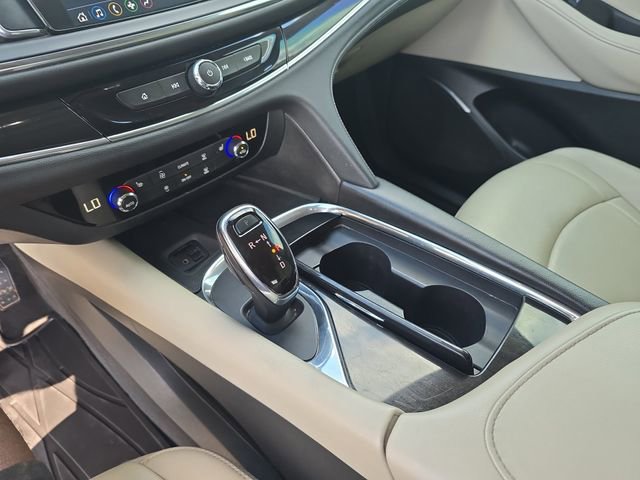 Used 2020 Buick Enclave Essence image 24