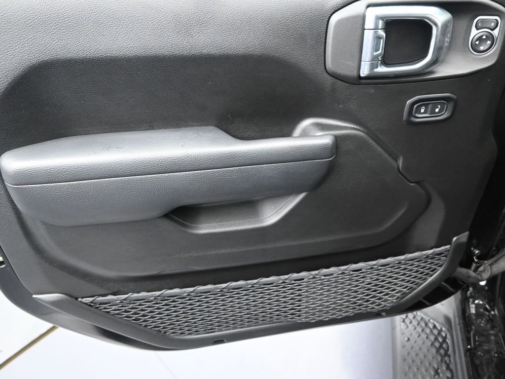 Used 2025 Jeep Gladiator Sport image 11