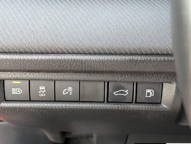 Used 2025 Toyota Camry SE FWD image 22