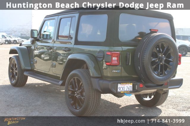 Used 2022 Jeep Wrangler Unlimited Sahara w/ Cold Weather Group image 3