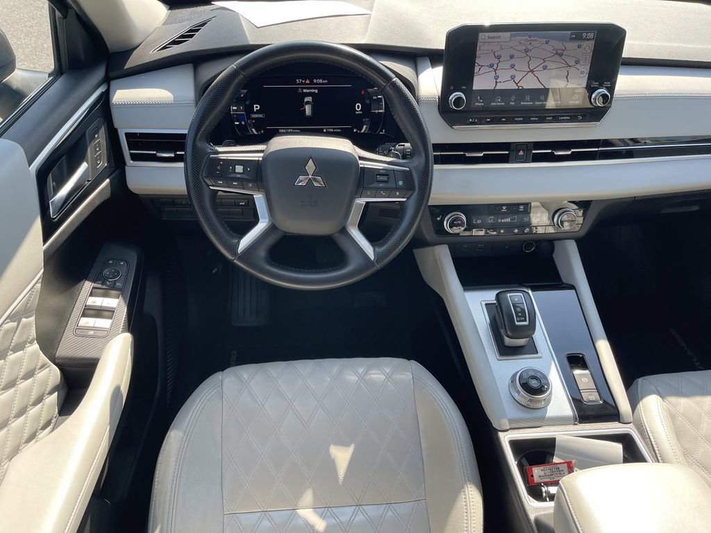 Used 2023 Mitsubishi Outlander SEL image 15