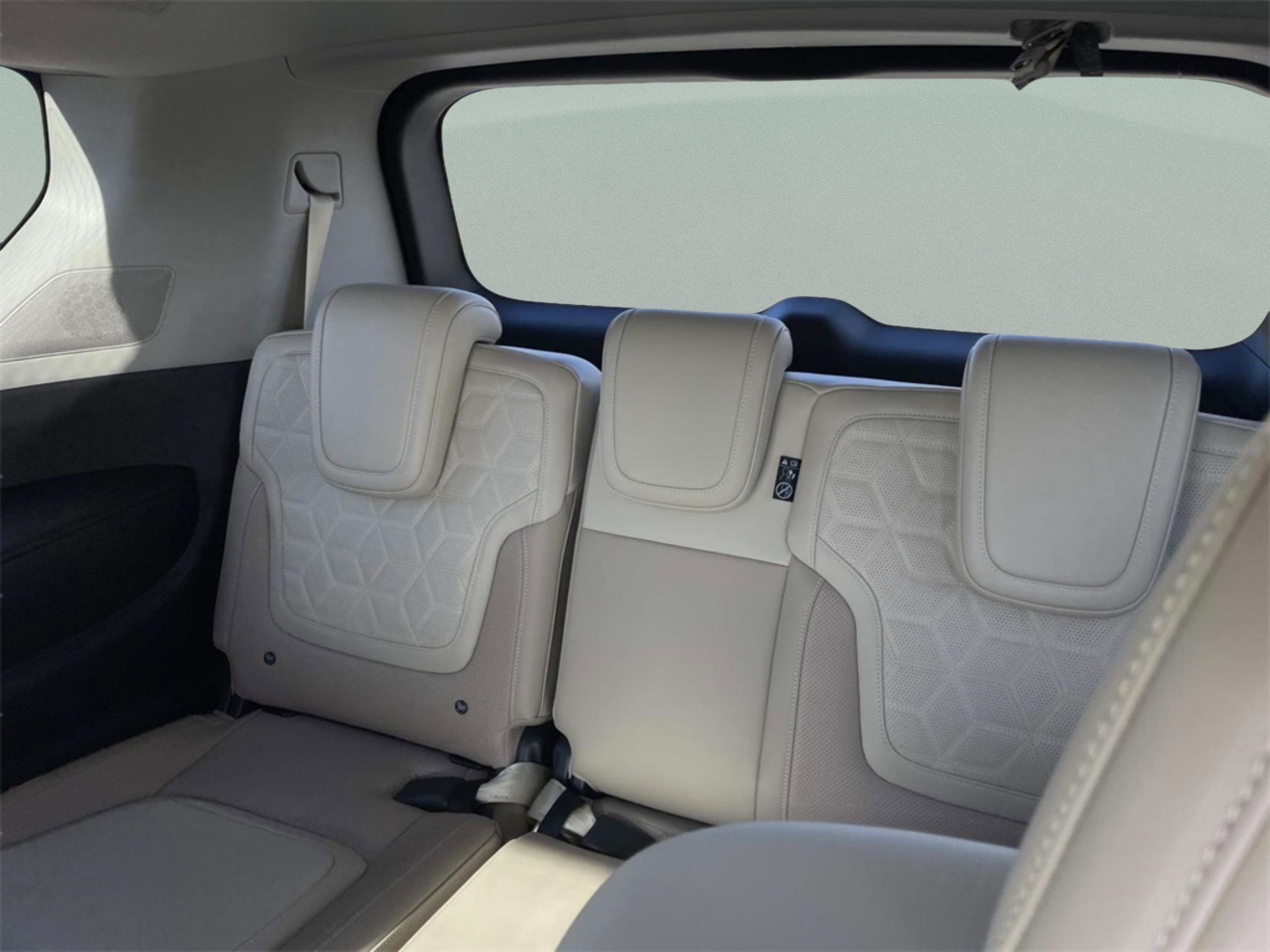 New 2026 Nissan Armada Platinum image 8