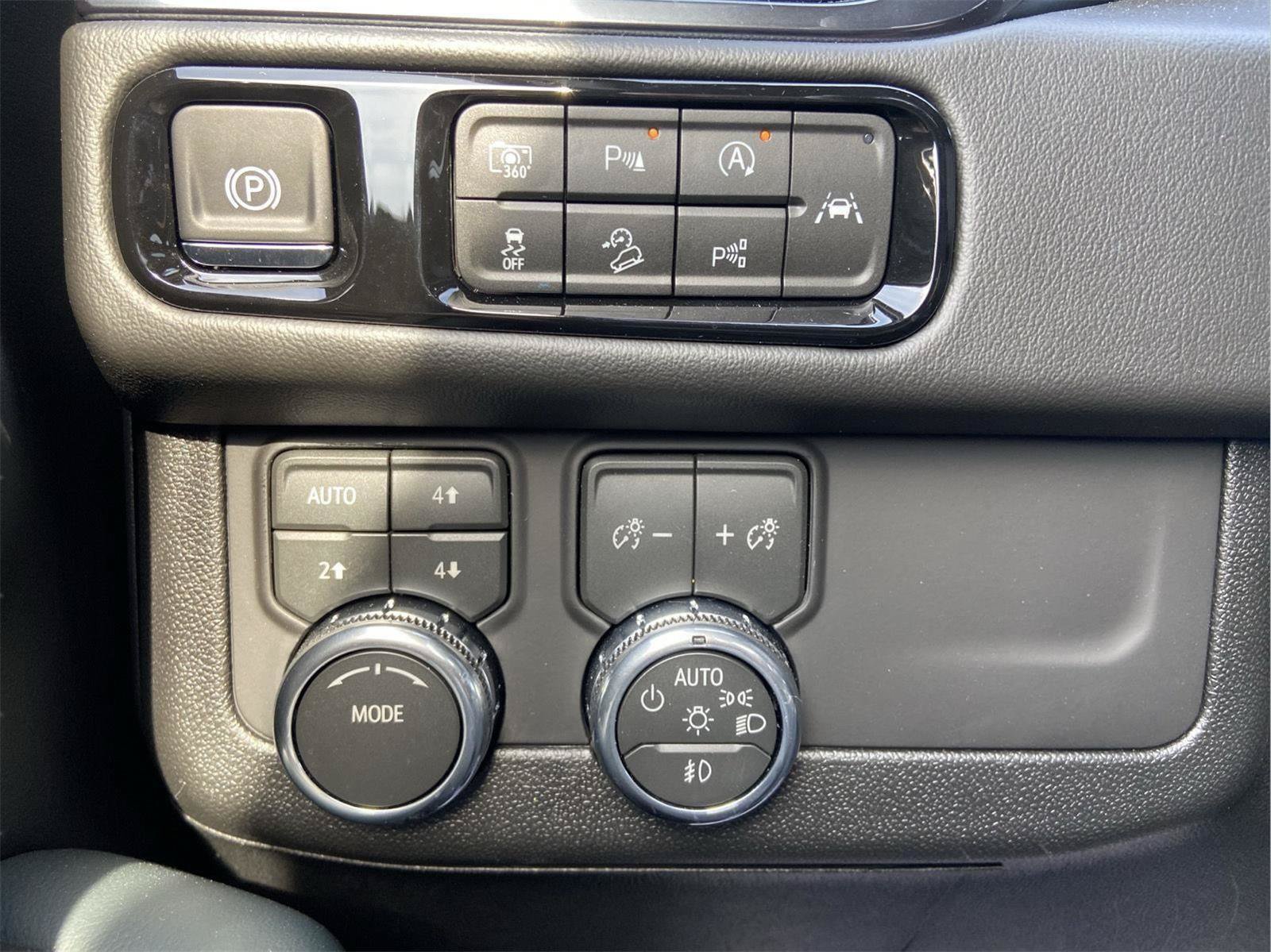 Used 2026 GMC Yukon AT4 AWD/4WD image 20