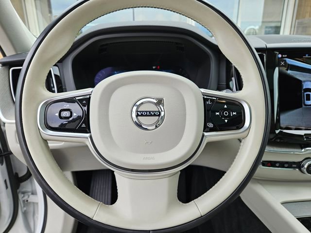 Certified 2023 Volvo XC60 B6 Ultimate w/ Protection Package Premier AWD/4WD image 23