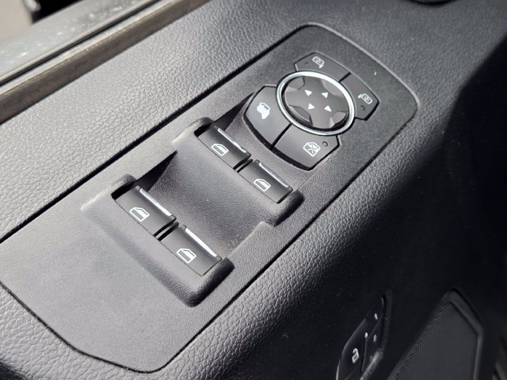 Used 2017 Ford F150 Lariat w/ Equipment Group 502A Luxury AWD/4WD image 18