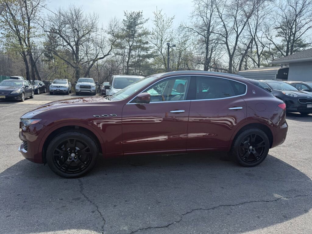 Used 2017 Maserati Levante S AWD/4WD image 4