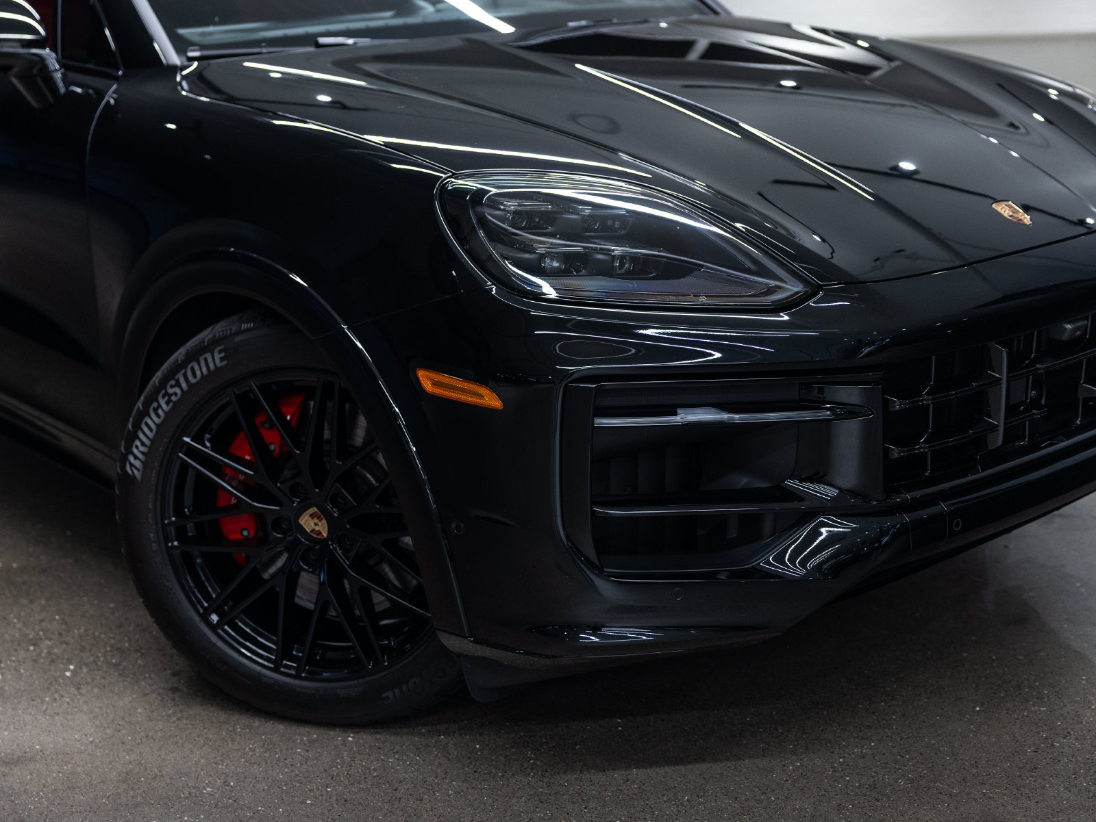 Certified 2025 Porsche Cayenne GTS AWD/4WD image 14