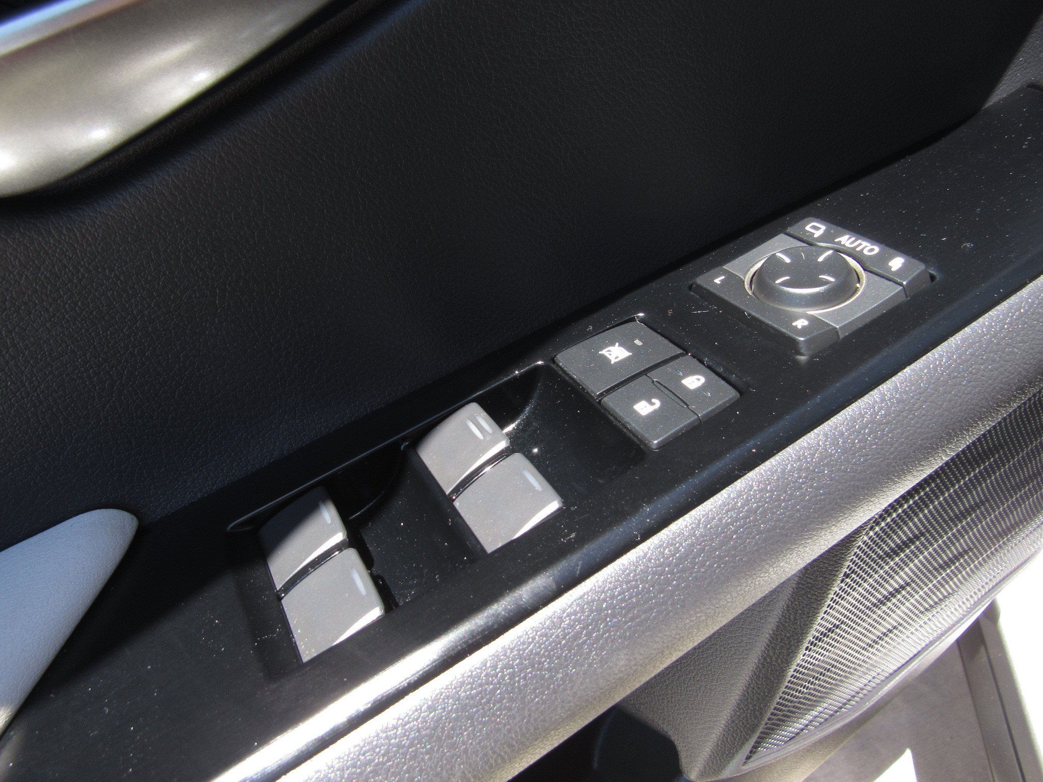 Used 2022 Lexus UX 250h w/ Luxury Package AWD/4WD image 24