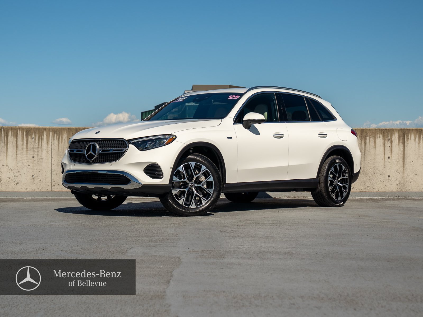 Used 2025 Mercedes-Benz GLC 350e 4MATIC w/ Driver Assistance Package image 1