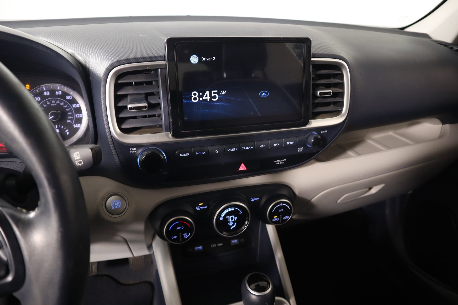 Used 2022 Hyundai Venue Limited image 5