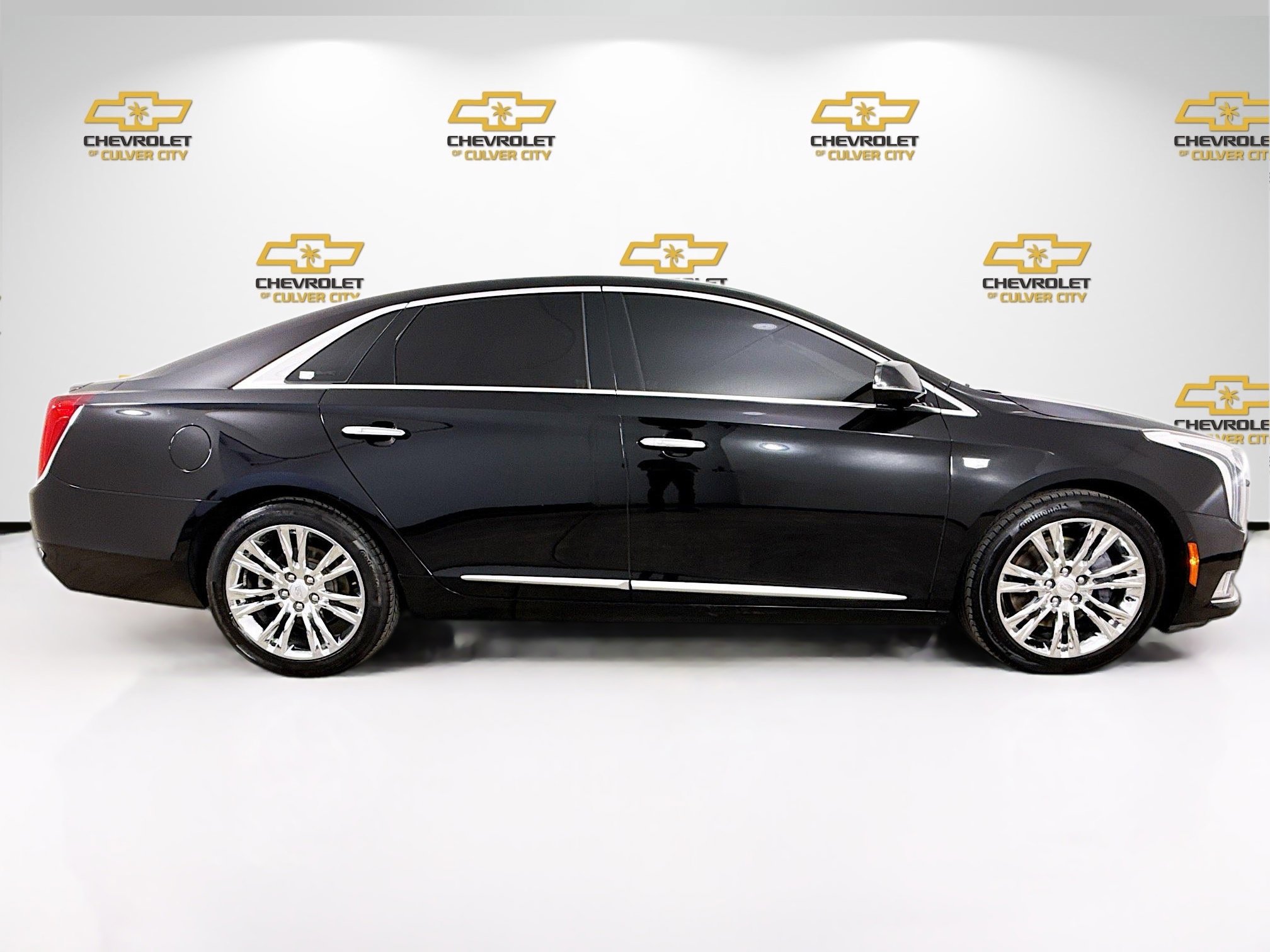 Used 2019 Cadillac XTS Luxury image 8