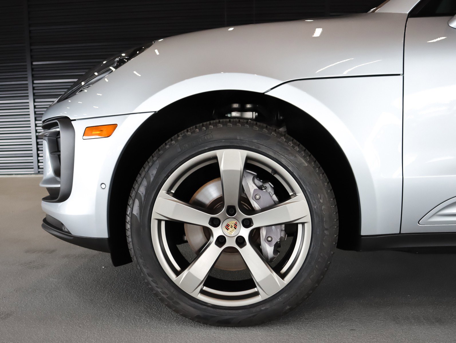 Certified 2022 Porsche Macan AWD/4WD image 25