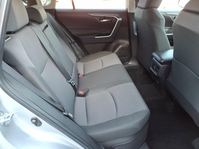 Used 2025 Toyota RAV4 XLE AWD/4WD image 20